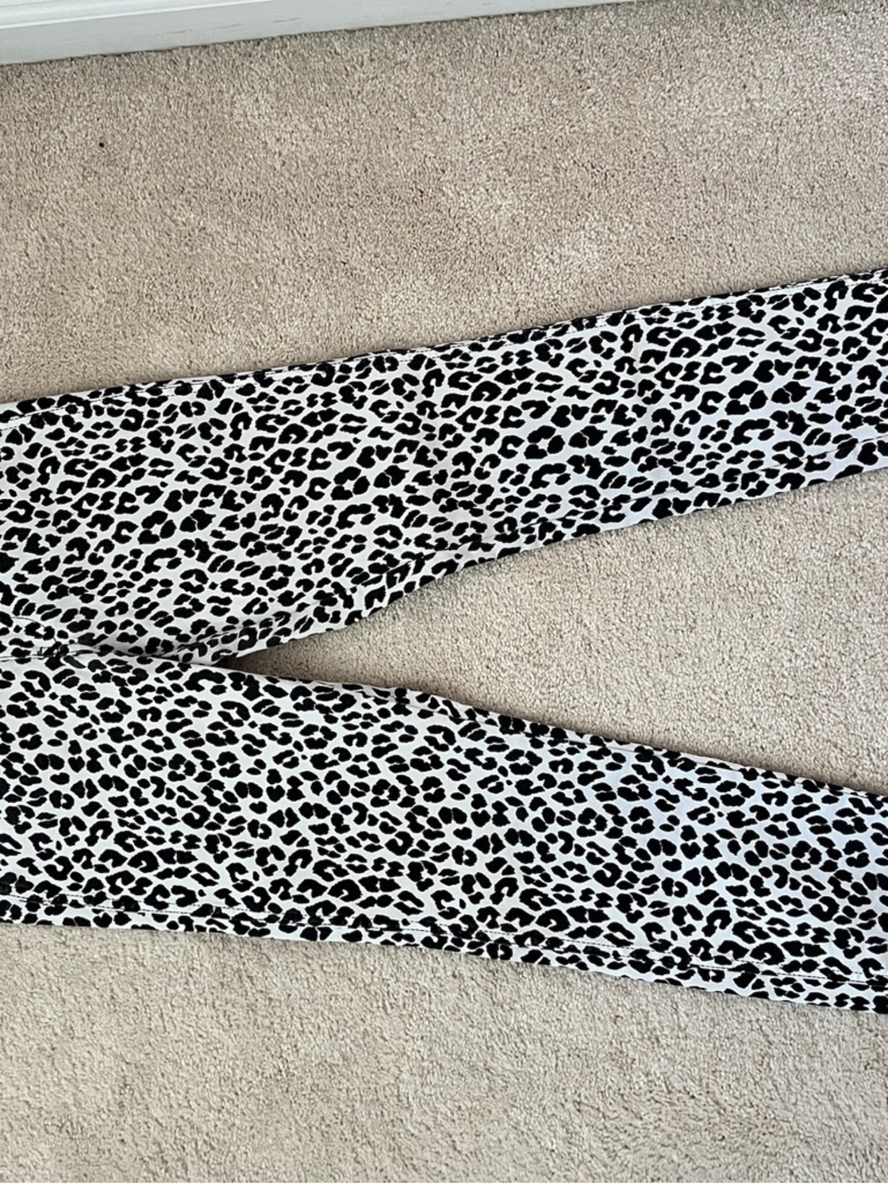 G by Guess Black and White Leopard Print Leggings